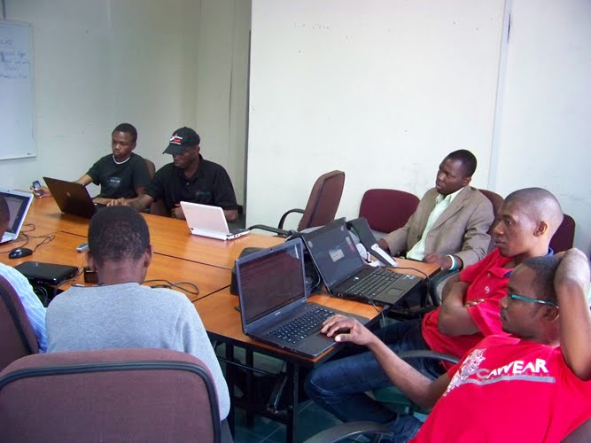 Yamiko Msosa making a presentation at Lilongwe Google Technology User Group Meetup